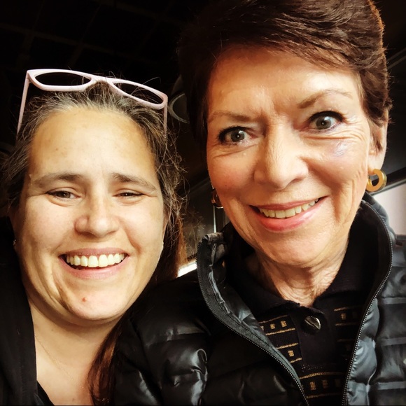 Meet your Posher, Julie - Picture 3 of 4